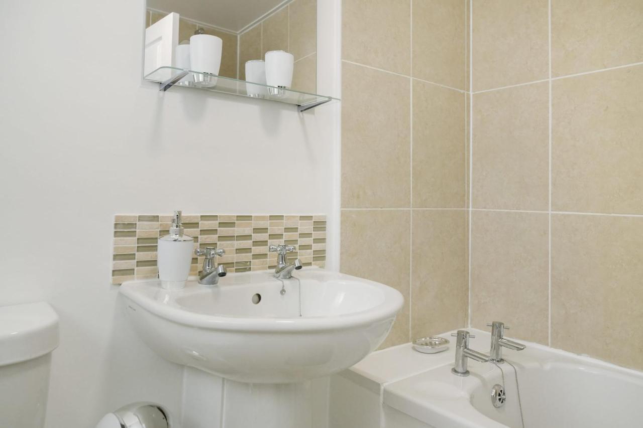 Lovely 2-Bedroom Home In Langley Park, Sleeps 4 Durham Exterior photo